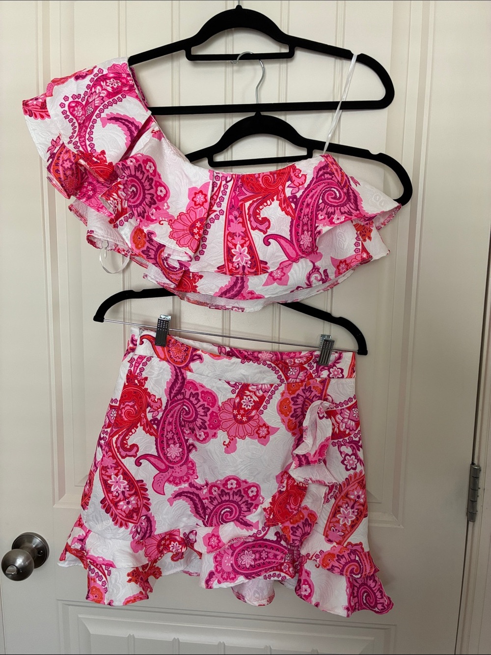SHEIN Pink Paisley Ruffle Off the Shoulder 2-Piece Vacation Outfit Set